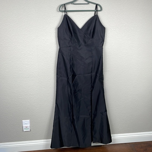 NWT Alfred Sung D758 Bridesmaid Dress Black Satin Maxi Trumpet Slit Sz 18 - Picture 2 of 10